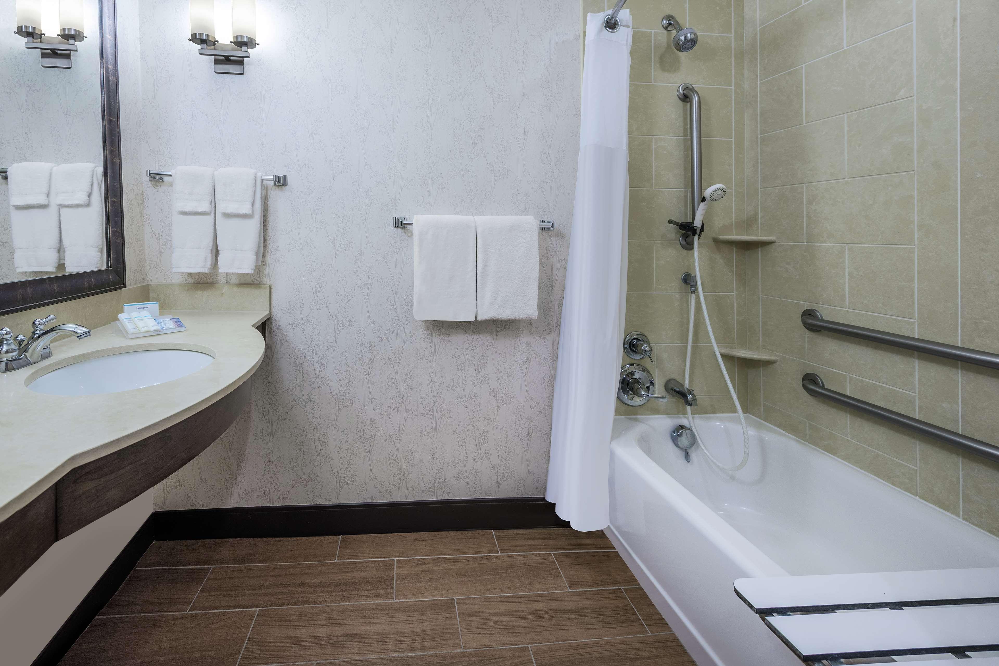 Hilton Garden Inn San Antonio/Rim Pass Drive מראה חיצוני תמונה