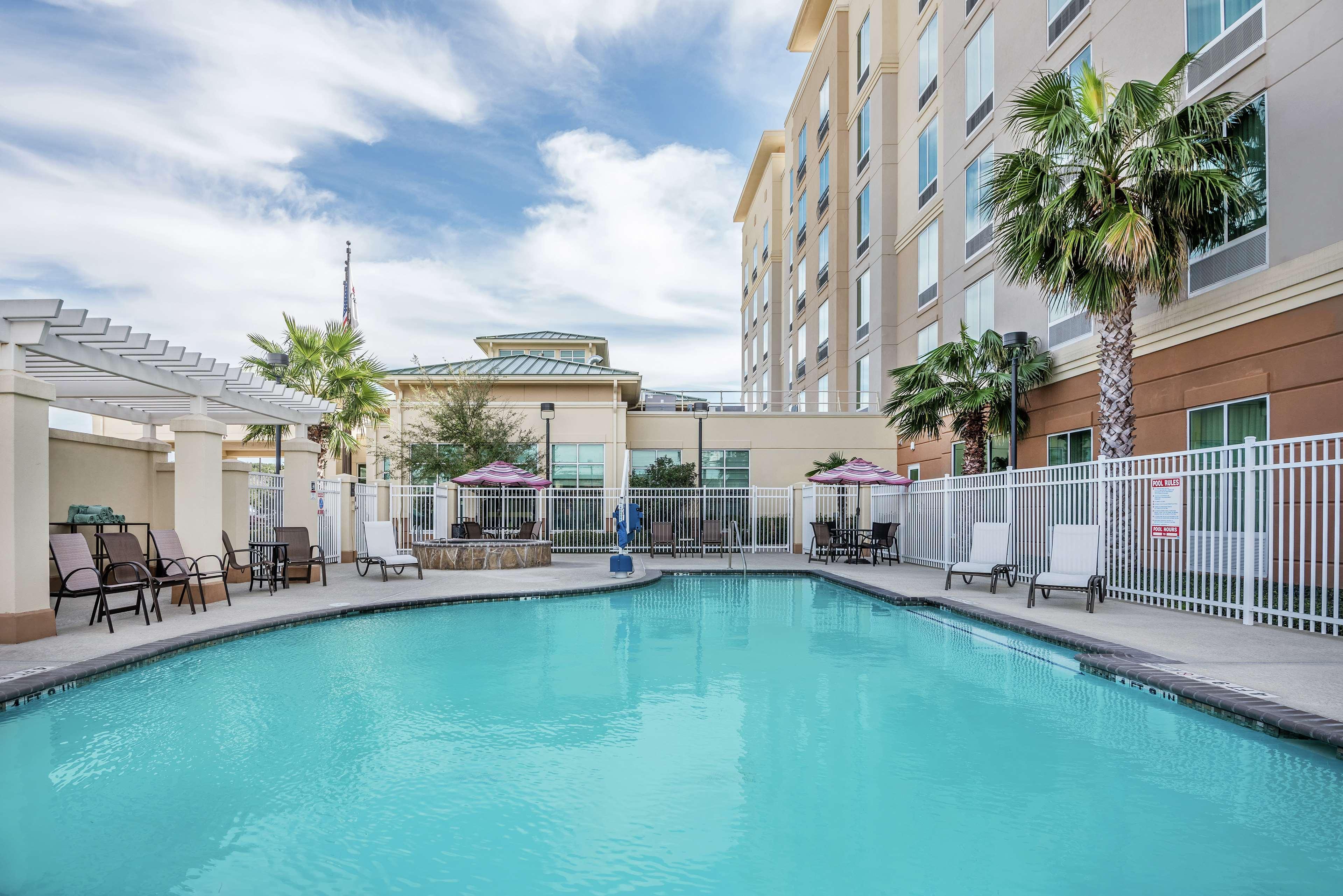 Hilton Garden Inn San Antonio/Rim Pass Drive מראה חיצוני תמונה
