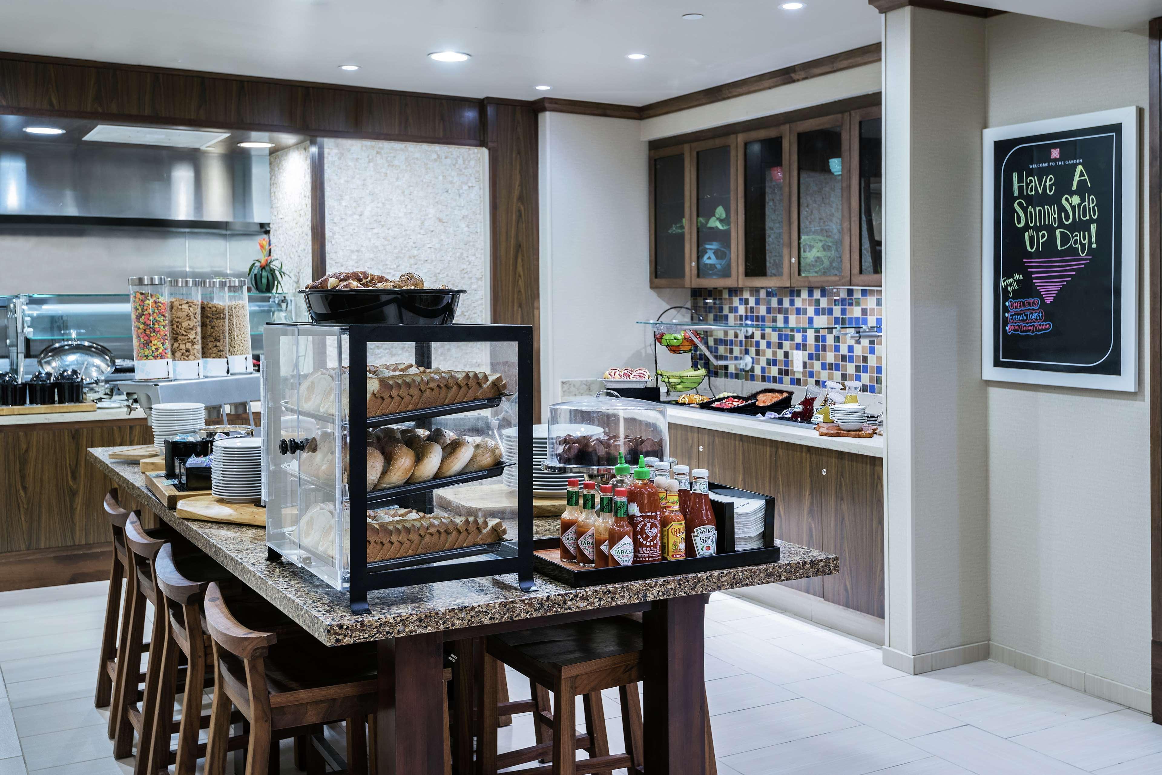 Hilton Garden Inn San Antonio/Rim Pass Drive מראה חיצוני תמונה